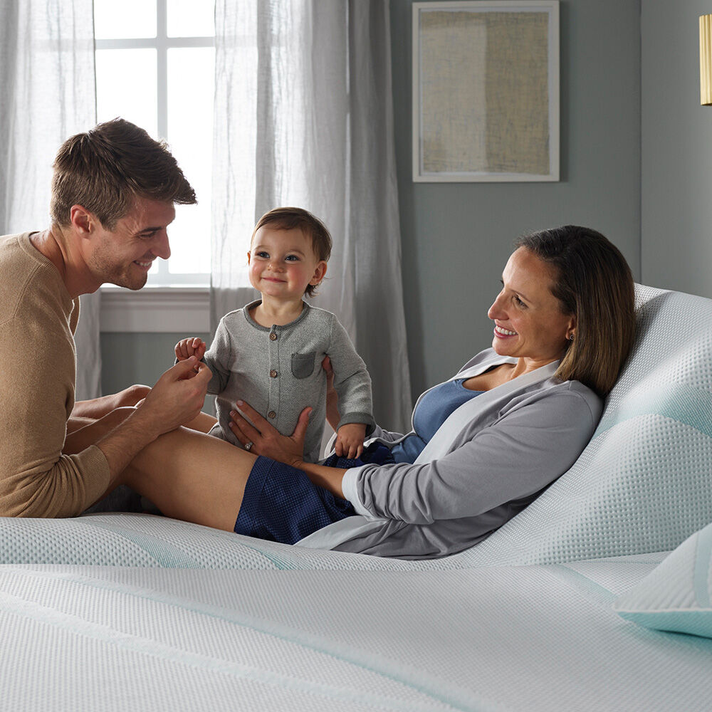 Tempur-Pedic TEMPUR-LuxeAdapt Soft Mattress - 1071166_TEMU_LF3_RM