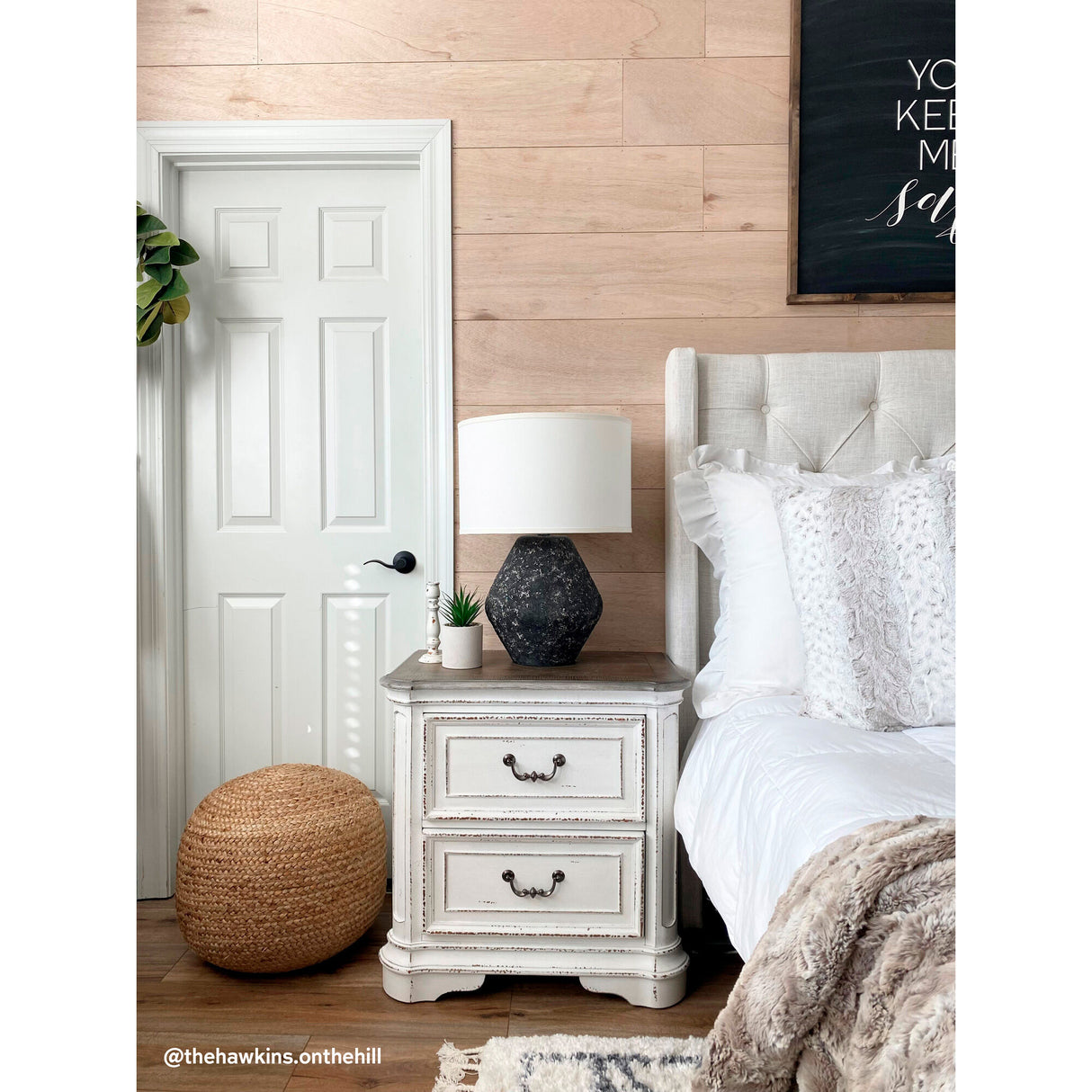 Magnolia Manor Nightstand - 2447655_LIBF_LF2_RM