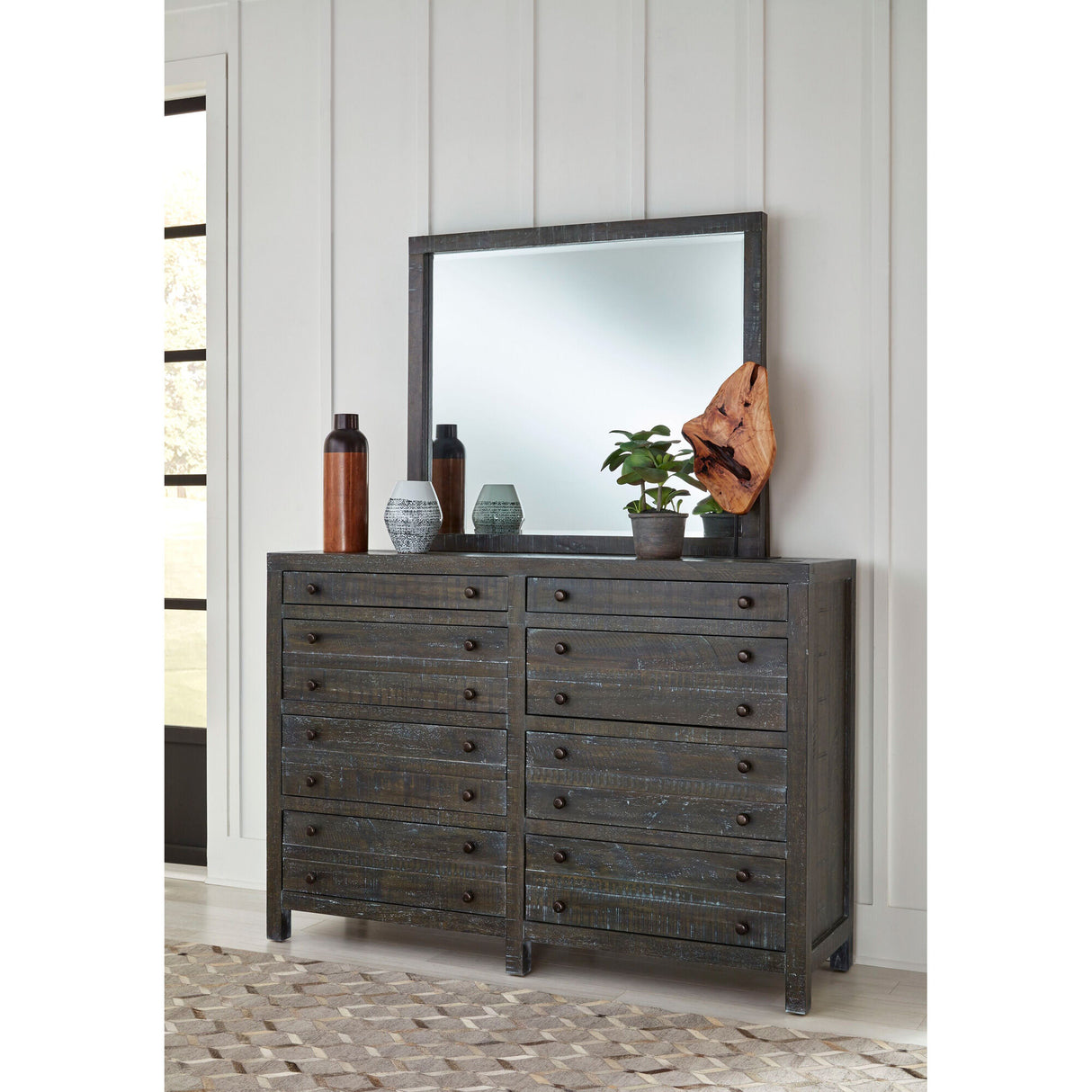 Townsend Dresser - QK1020326_MODU_LF2_RM