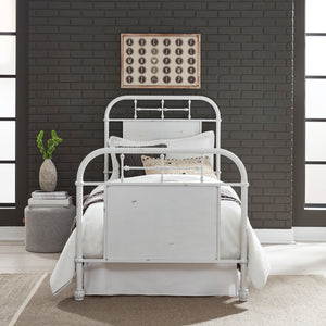 Vintage Bed - QK1022683_LIBF_LF1_RM