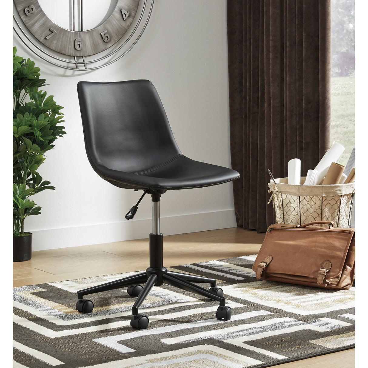 Hudson Desk Chair - QK1025404_ASHL_LF1_RM