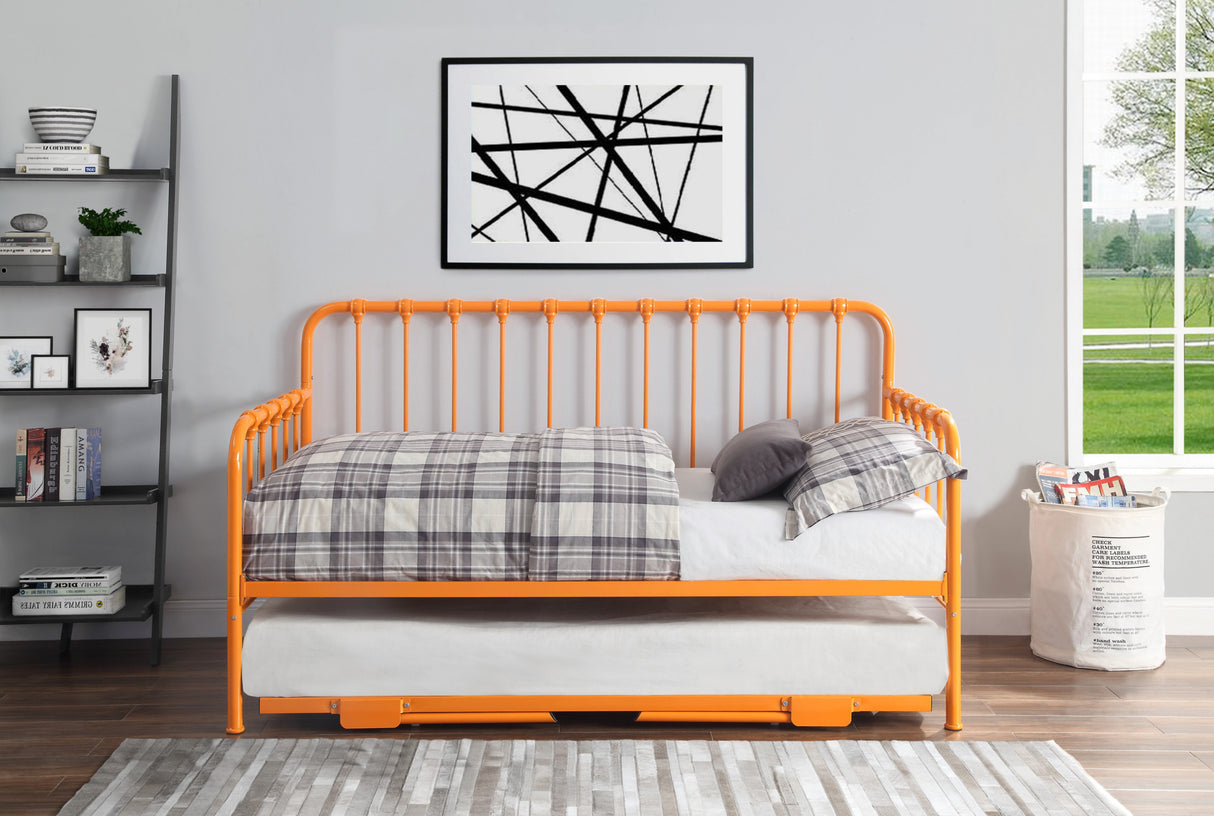 Bradley Daybed - QK1026132_TOPL_LF1_RM_1