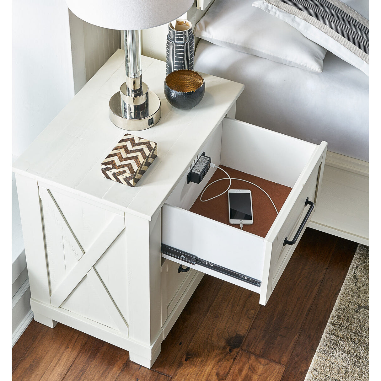 Sun Valley Nightstand - QK1026803_AAME_IS2_OL