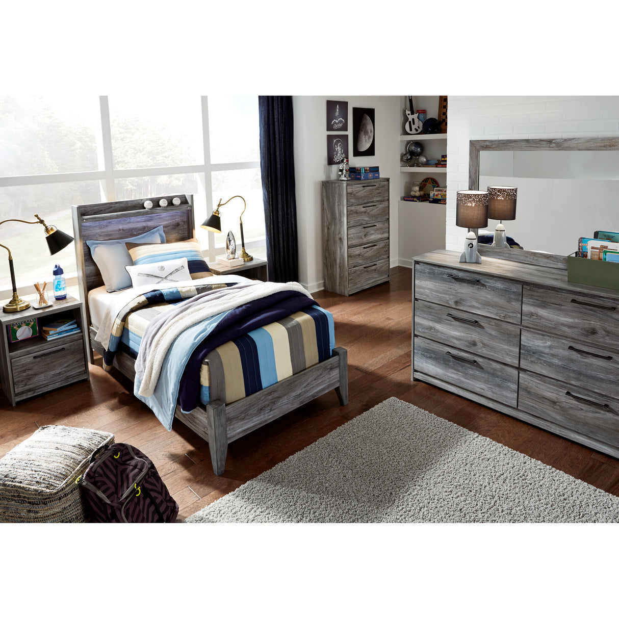 Baystorm Panel Bed - QK1037974_ASHL_LF2_RM