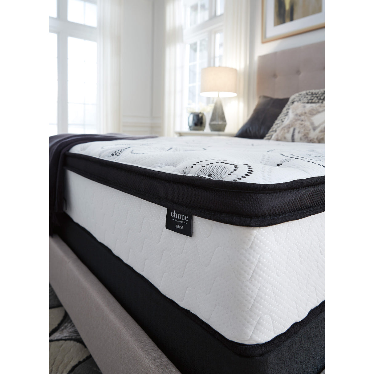 Ashley Chime 12 Inch Hybrid Mattress - QK1040895_ASHL_LF1_RM