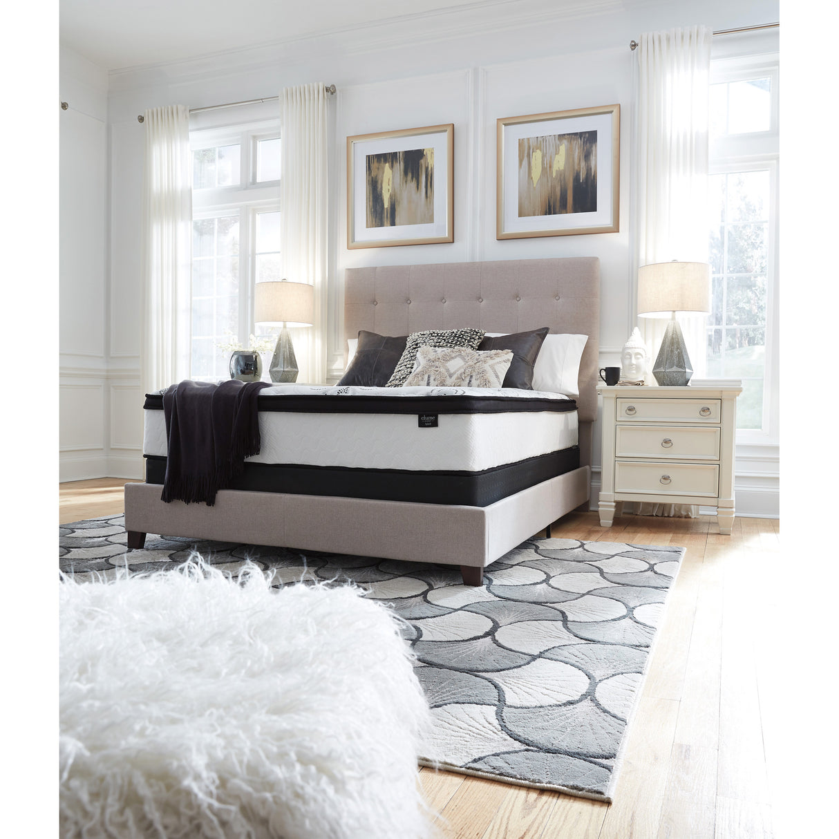 Ashley Chime 12 Inch Hybrid Mattress - QK1040898_ASHL_LF1_RM