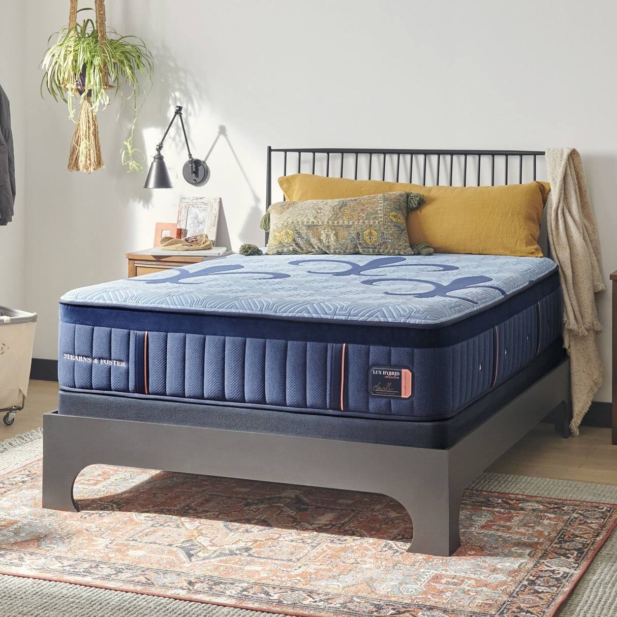 Stearns and Foster Lux Hybrid Medium Mattress - QK1061218_STER_LF1_RM