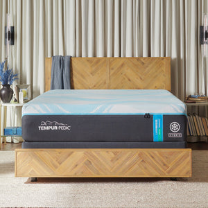 Tempur-Pedic TEMPUR-Luxe Breeze 2 Medium Hybrid Mattress - QK1066590_TEMU_LF1_RM