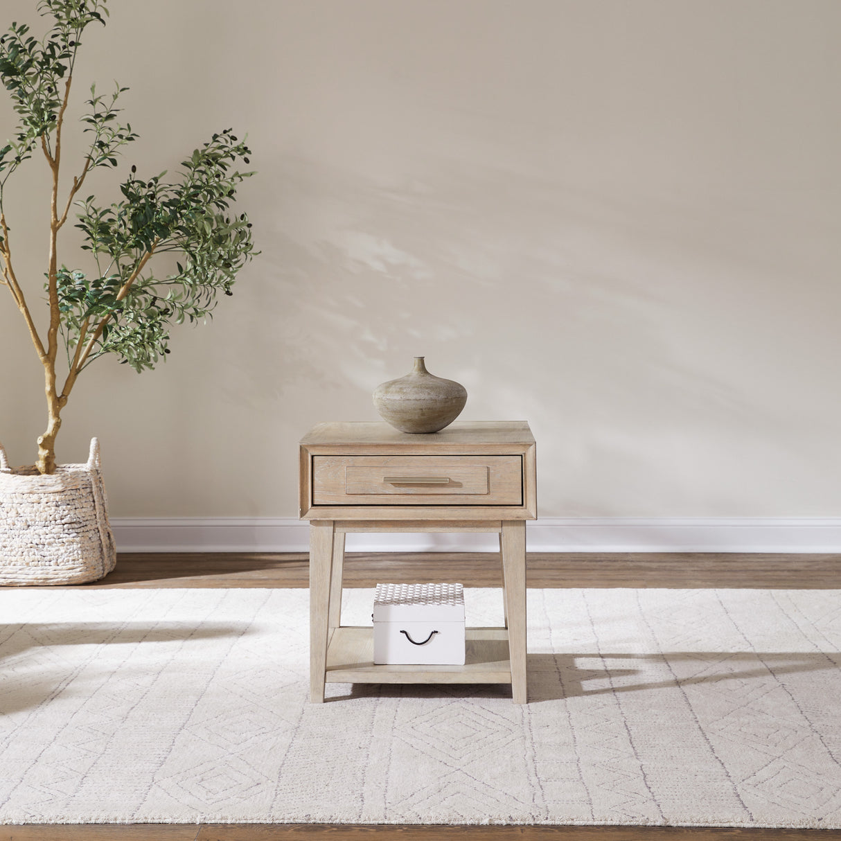 Brentwood End Table - QK1090466_LIBF_LF1_RM