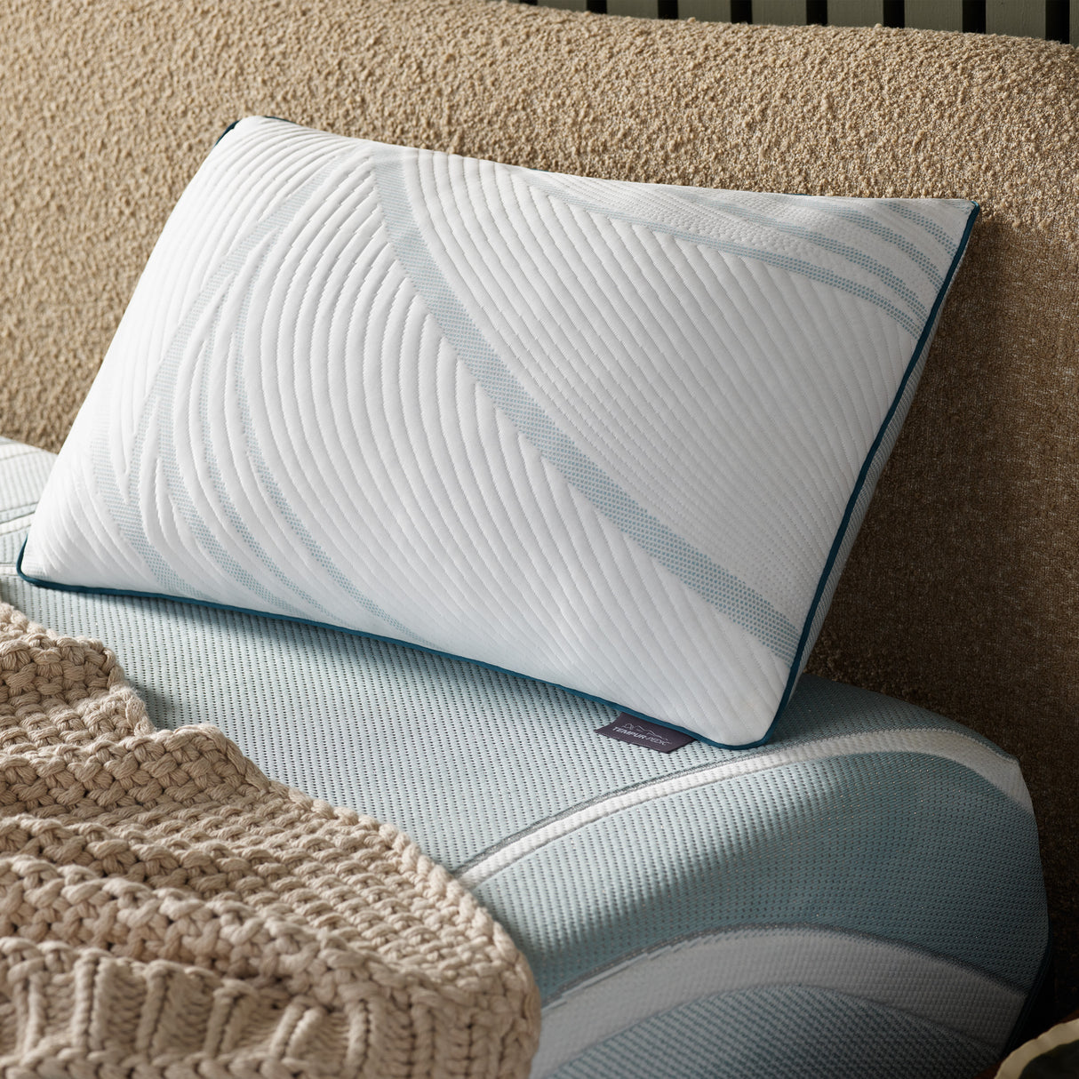 Tempur-Pedic Breeze ProHi 2 Pillow - QK1092526_TEMU_LF1_RM