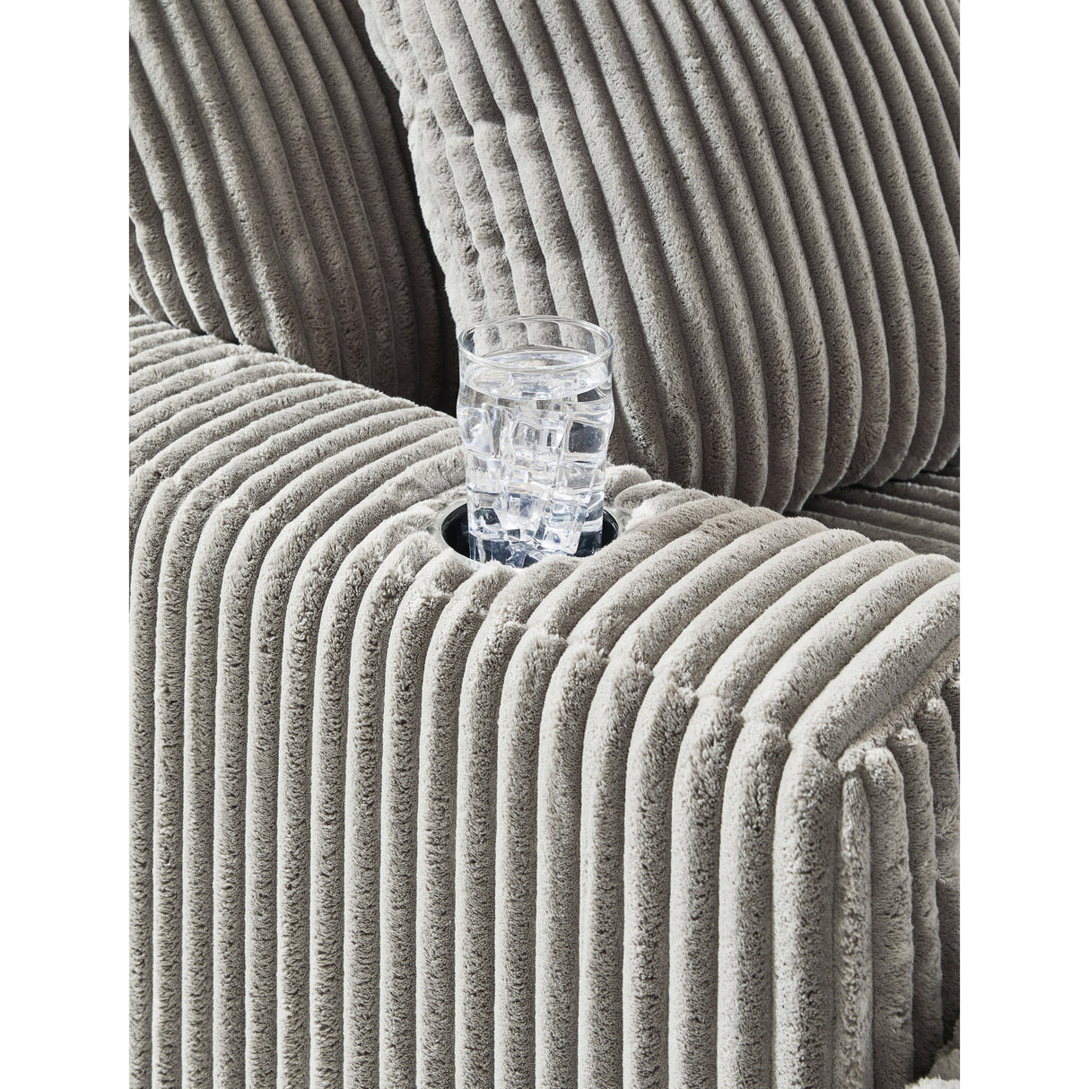 Lindyn Chaise - QK1094624_ASHL_IS2_OL