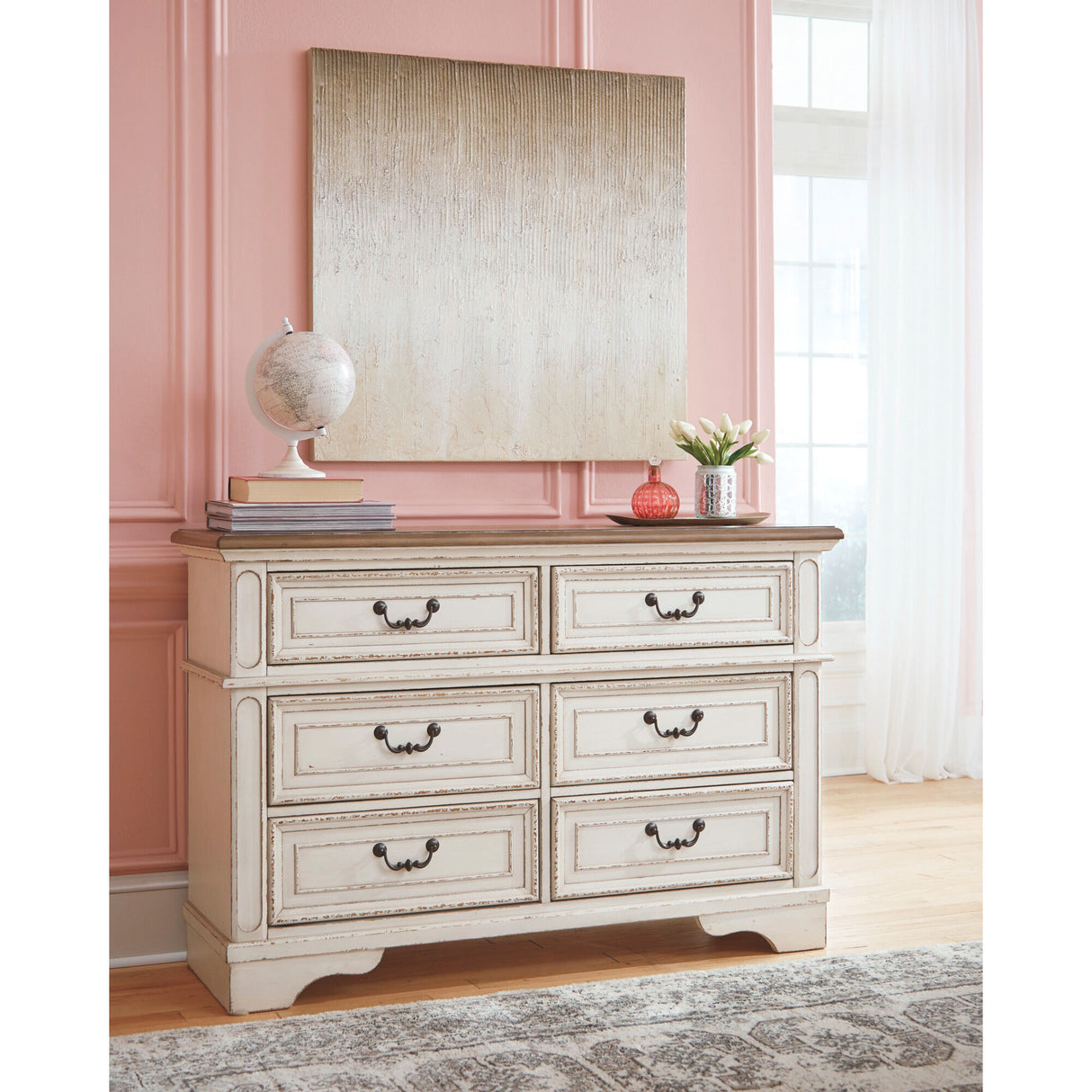 Realyn Dresser - QK986580_ASHL_LF1_RM