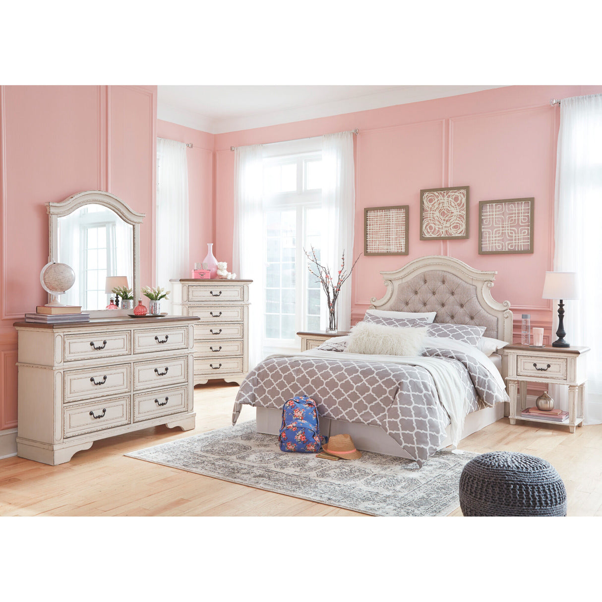 Realyn Dresser - QK986580_ASHL_LF2_RM