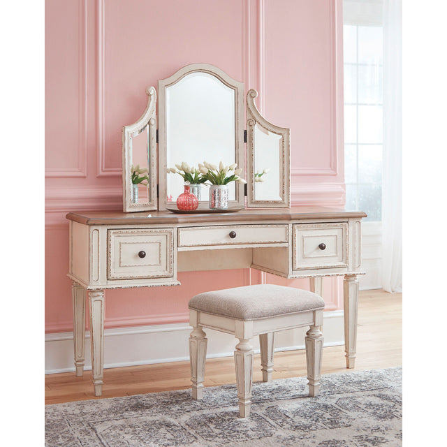 Realyn Vanity - QK986582_ASHL_LF1_RM