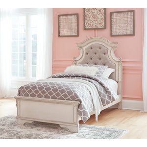 Realyn Bed - QK986585_ASHL_LF2_RM