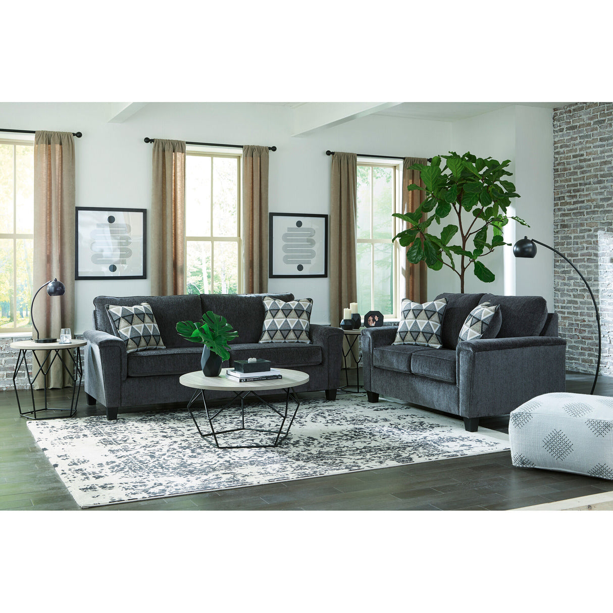 Abinger Loveseat - QK1025555_ASHL_LF1_RM